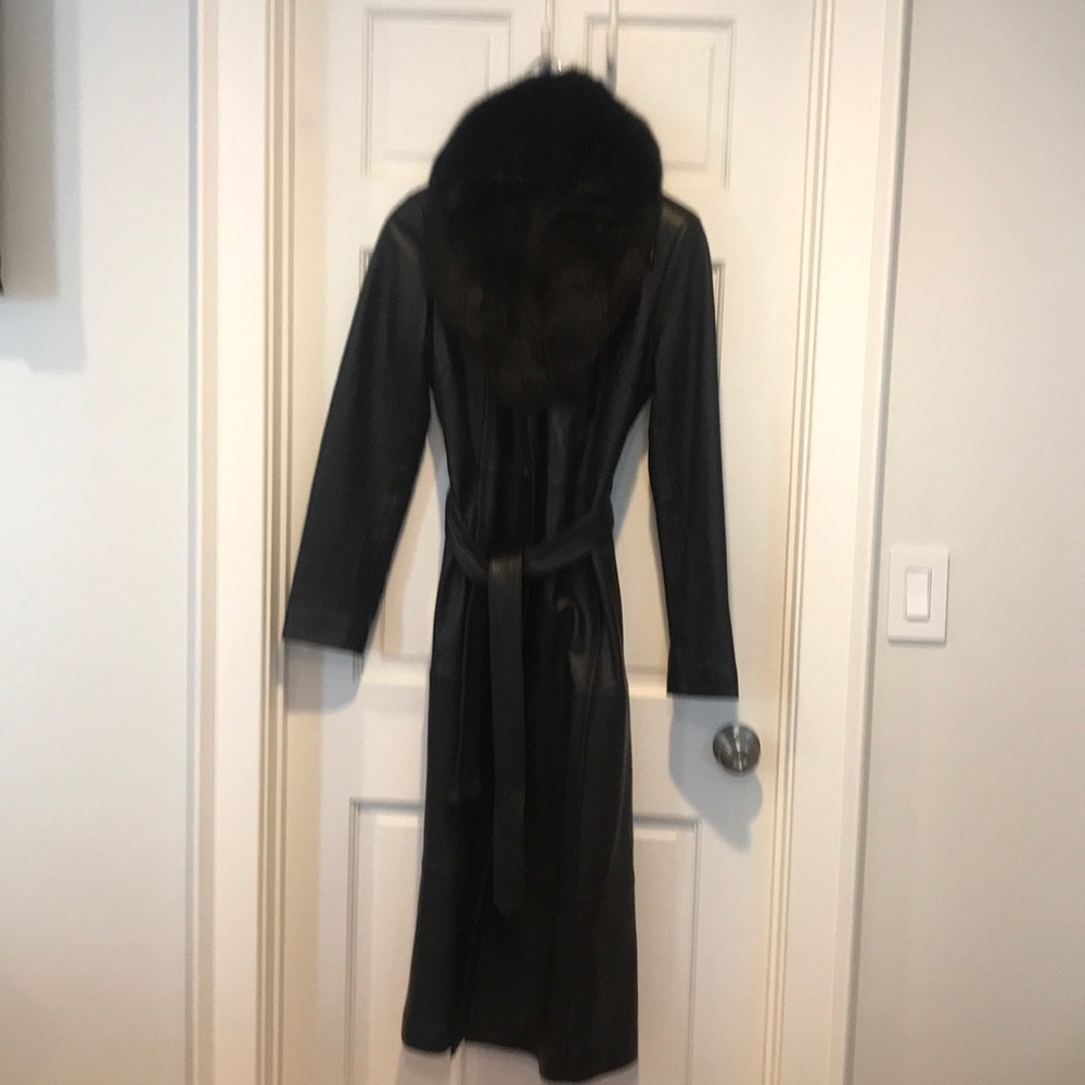 Leather coat w/fox collar removable